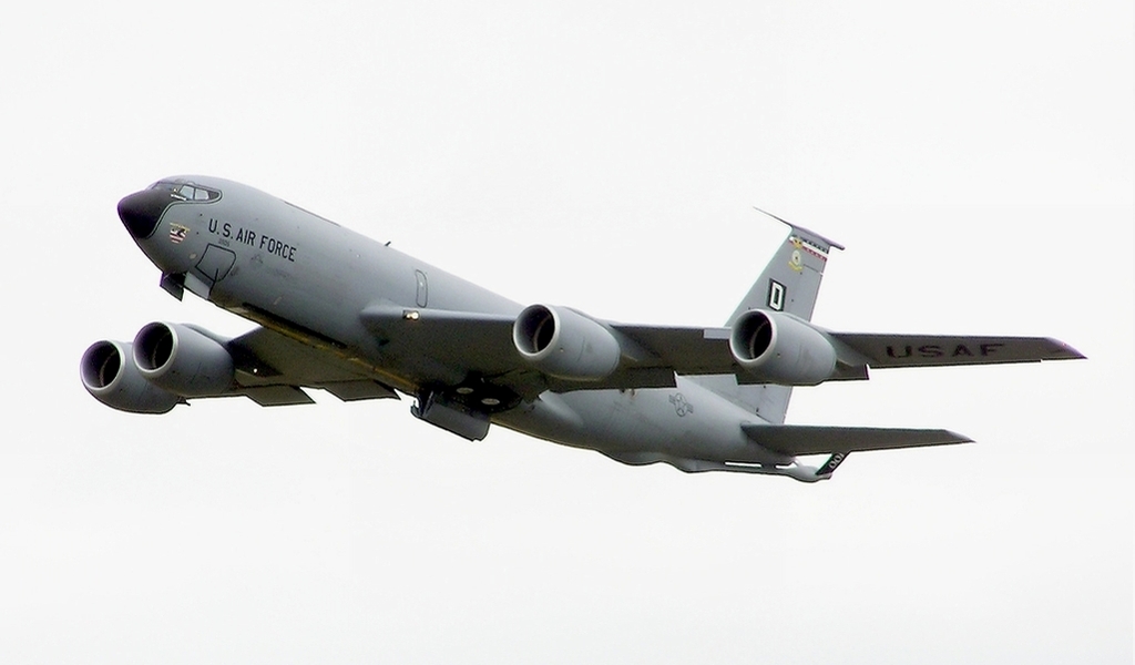 KC-135空中加油機(KC-135)