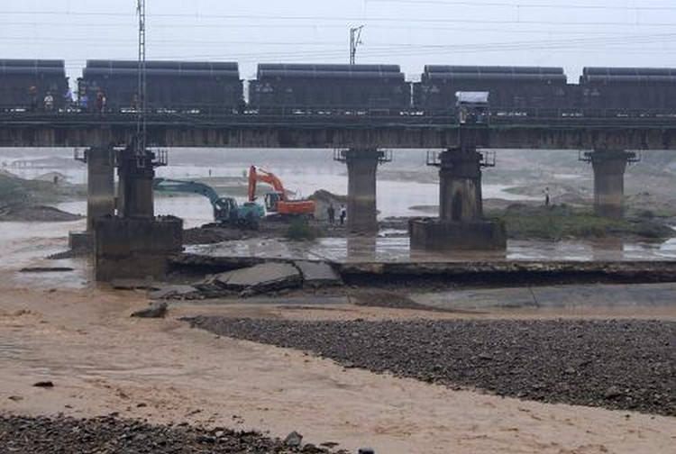 寶雞虢鎮隴海鐵路千河大橋