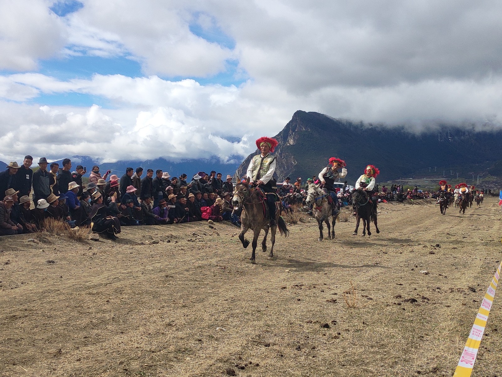 2019年4月2日林芝鎮尼洋旅遊文化藝術節賽馬大會開賽