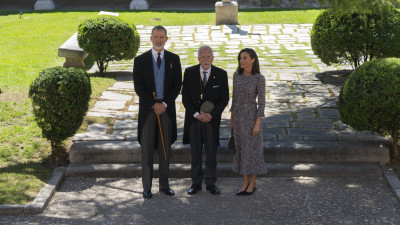 Luis Mateo Díez recibe el Cervantes (foto: RAE). 