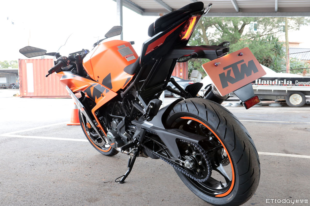 ▲32.8萬！KTM「RC 390黃牌跑車重機」上市　今年只有300台配額。（圖／記者張慶輝攝）