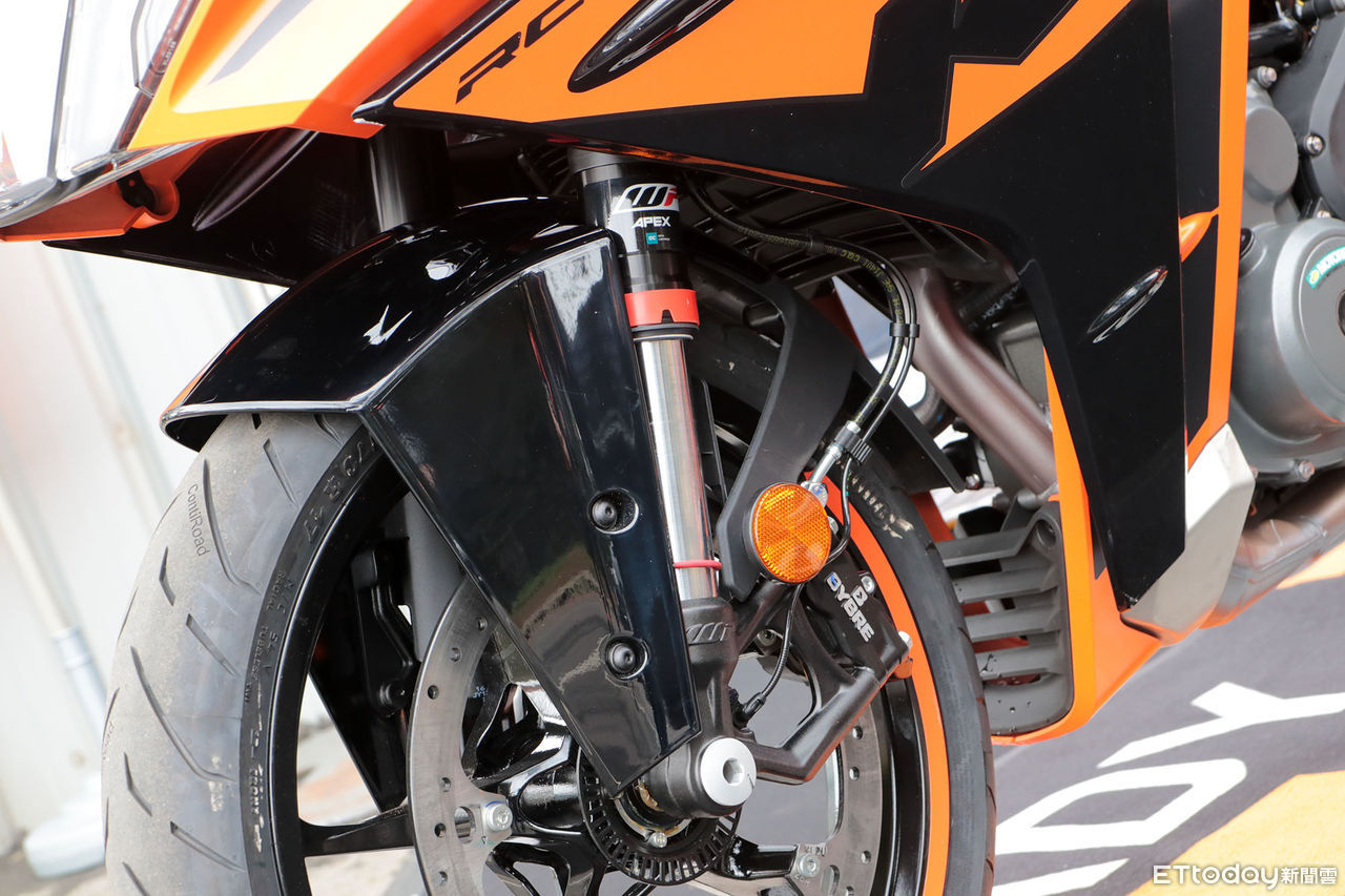 ▲32.8萬！KTM「RC 390黃牌跑車重機」上市　今年只有300台配額。（圖／記者張慶輝攝）