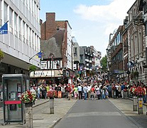 O centro de Shrewsbury ten varios centros comerciais como Darwin, Pride Hill e Riverside