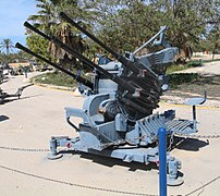 Зенитная установка 2 cm FlaK-Vierling 38 в Музее ВВС Израиля (авиабаза «Хацерим»), 2006 год.