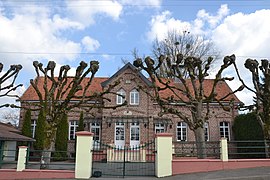 The town hall and school of Lebiez