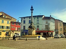 place Carnot à Montluel