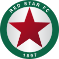 Cercle vert avec écrit « Red Star FC » en haut et « 1897 » en bas. Dans ce cercle, il y a une grande étoile rouge.