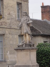 Monument à Charles Le Brun, 1907, marbre d'Henri-Louis Cordier.