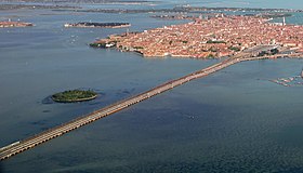 Le pont de la Liberté.