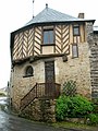 Maison à colombages dans le bourg