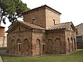 Mausoleum der Galla Placidia in Ravenna mit Balkenkopfimitationen, angeblich 5. Jahrhundert