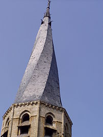 Clocher tors de l'église.