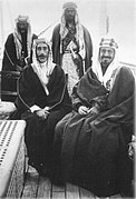 الملك فيصل الأول مع الملك عبد العزيز