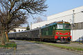 D.343.1030 ridipinta in livrea "storica" in testa ad un convoglio ed esposta insieme ad altri rotabili restaurati nel Deposito Locomotive di Milano Smistamento