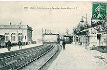 La gare d'Issy, au tout début du vingtième siècle, du temps de son exploitation par troisième rail électrique.