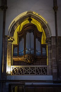 L’orgue du chœur, construit d'après des plans d’Albert Schweitzer en 1905.