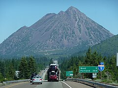 シャスタ山の側火山のブラック・ビュート溶岩ドーム