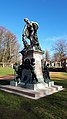 Monument van Oswald de Kerchove de Denterghem, met Flora en putto