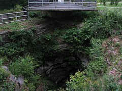 Gouffre dans le Archbald Pothole State Park, États-Unis.