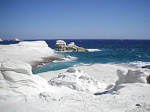 Milos orolidagi Sarakiniko plyaji, Kiklad orollari