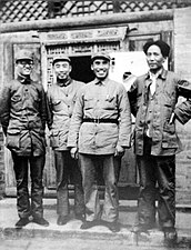 v.r.n.l. Mao, Zhu De, Zhou Enlai en Qin Bangxian in Yan'an (1937)