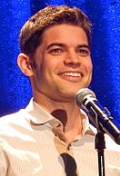 Jeremy Jordan kòm Winslow « Winn » Schott, Jr..