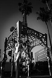 Hollywood and La Brea Gateway, en Hollywood Boulevard, 2018.