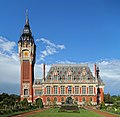 Hôtel de ville de Calais (France) dont le beffroi est inscrit au patrimoine de l'Unesco.