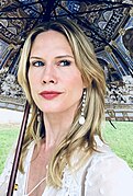 Stephanie March interprète Alexandra Cabot