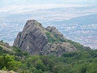 De blauwe rotsen aan de voet van de stad Sliven