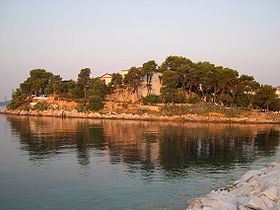 Bourtzi dans le port de Skiathos