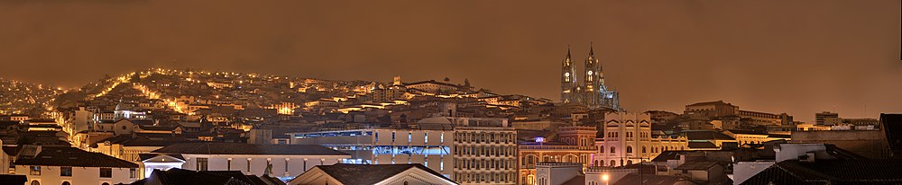 Panoramatická fotografia mesta Quito
