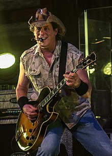 Ted Nugent při koncertě v Itálii v roce 2017