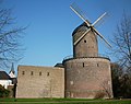 塔風車と要塞。側防塔と一体化して使用されたものは Bärwindmühle と呼ばれた。