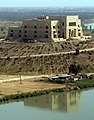 أحد قصور صدام حسين في بابل قرب نهر الحلة