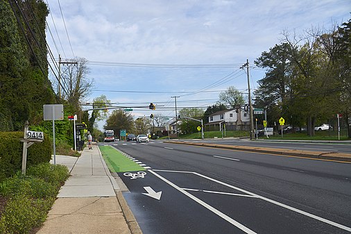 Bike lanes at Old Georgetown Rd and Beech Ave