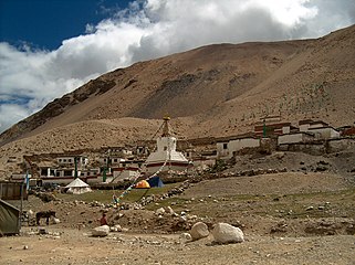 chorten in Rongbuk