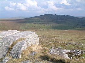 Vue de Brown Willy depuis Rough Tor au nord-ouest.