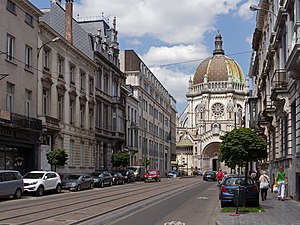 The church from the Rue Royale/Koningsstraat in nearby Saint-Josse-ten-Noode