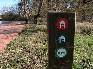 Markers for different ways in Armentia park