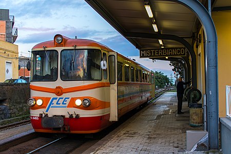 L'automotrice FCE RALn 6405 alla stazione di Misterbianco, 19 novembre 2021.