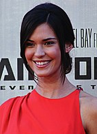 Odette Annable kòm Samantha Arias / Reign.