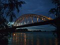 De Waalbrug in Nijmegen, gezien vanuit de haven