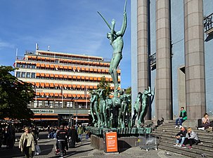 Orfeusgruppen framför Konserthuset.