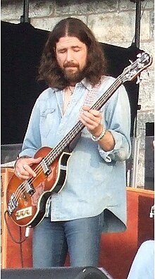 Pipien on stage with The Black Crowes at the 2008 Newport Folk Festival