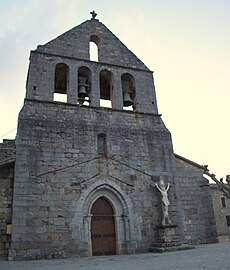 Façade de l'église romane