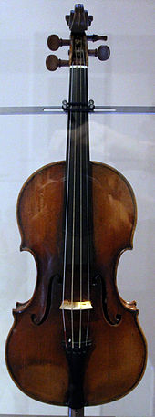 photo : violon Guarnerius de face