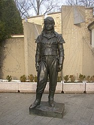 Estatua de Milan Rastislav Štefánik en el Observatorio de Praga.