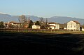 Veduta di una tipica struttura di villa veneta (Villa Malvolti di Castello Roganzuolo), con edificio padronale, barchessa e annessi, il tutto inserito in una vasta tenuta agricola