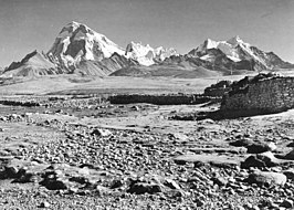 Noordoostkant van de Jomolhari, foto van een Duitse expeditie uit 1938